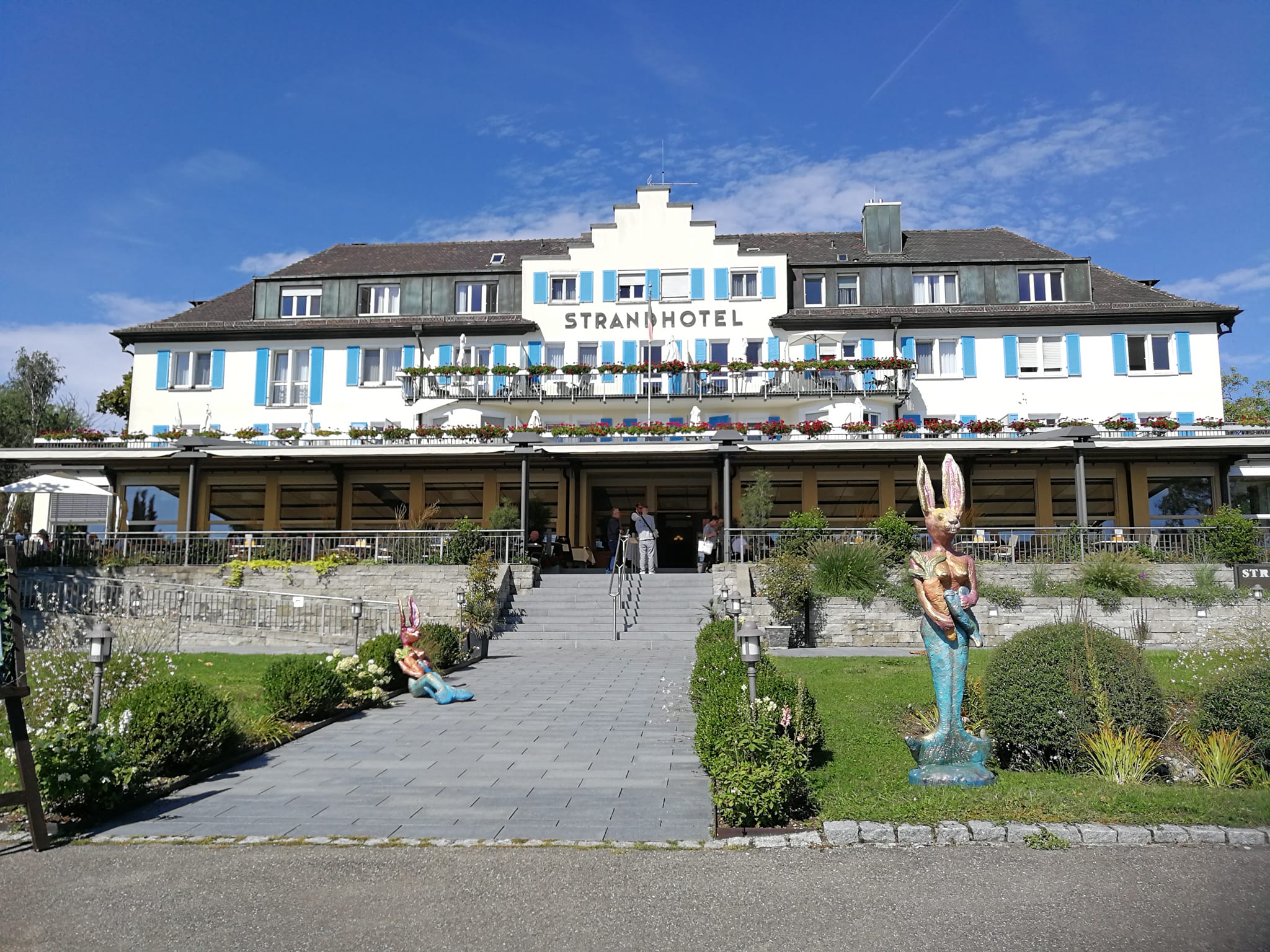 Löchnerhaus mit See-Häsinnen